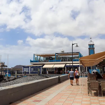 Modern With Terrace In - Bravo's House Daire *