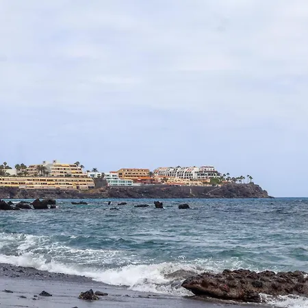 Modern With Terrace In - Bravo's House Daire